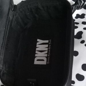 DKNY Elegant Black Shoulder Bag